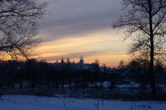 Вид на Предтечев монастырь от Богородицкого храма. Закат