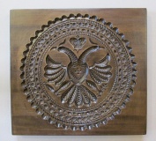 Макет пряничной доски с изображением двуглавого орла.
