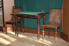 Ломберный стол и стулья кон. 19-нач. 20 вв. в экспозици музея
